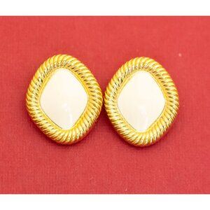 Vintage White Faux Pearl Gold Tone Clip On Earrings - F39
